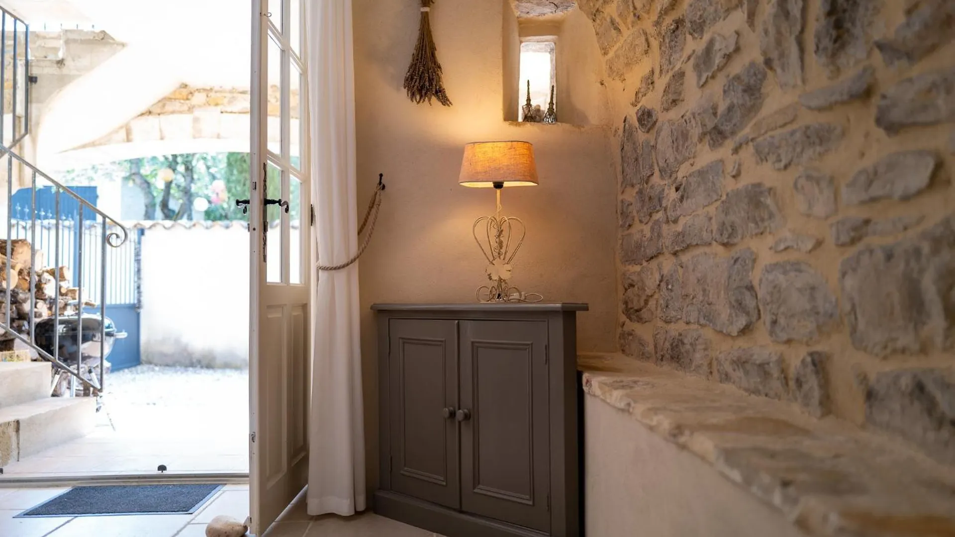 Gite Le Bel Endroit Saint-Andre-de-Cruzieres 0*,